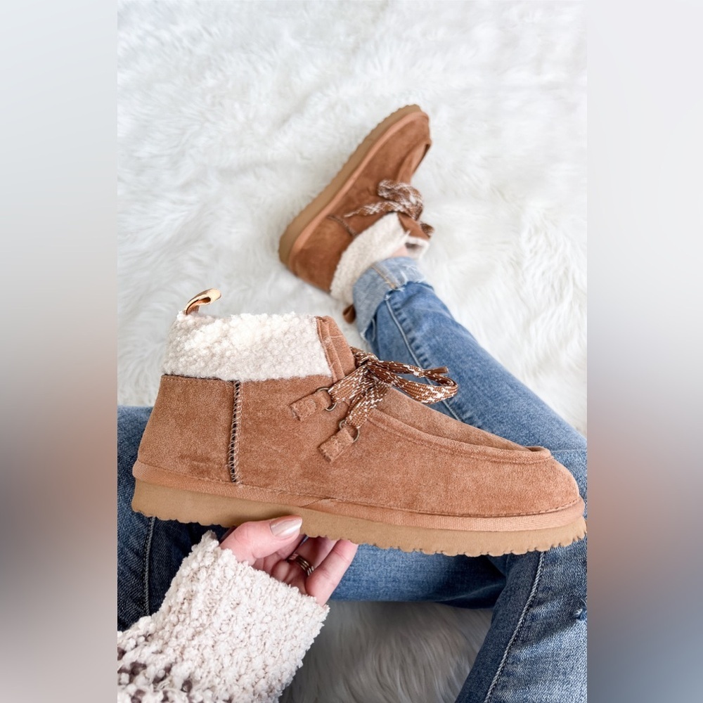 NIB Brand New In Box Very G Cherilyn 2 Vegan Suede Faux Fur Slippers Booties - Picture 6 of 8